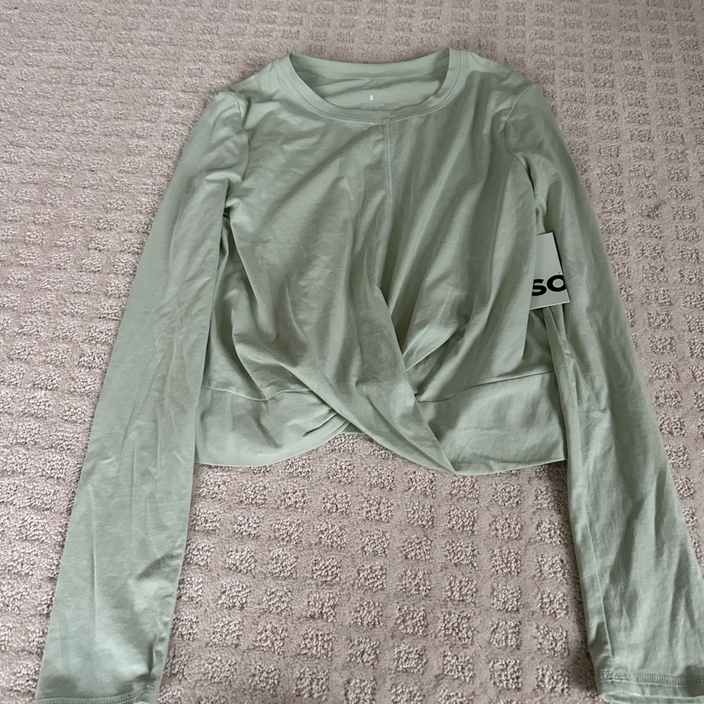 NEW Women’s Top Size Small